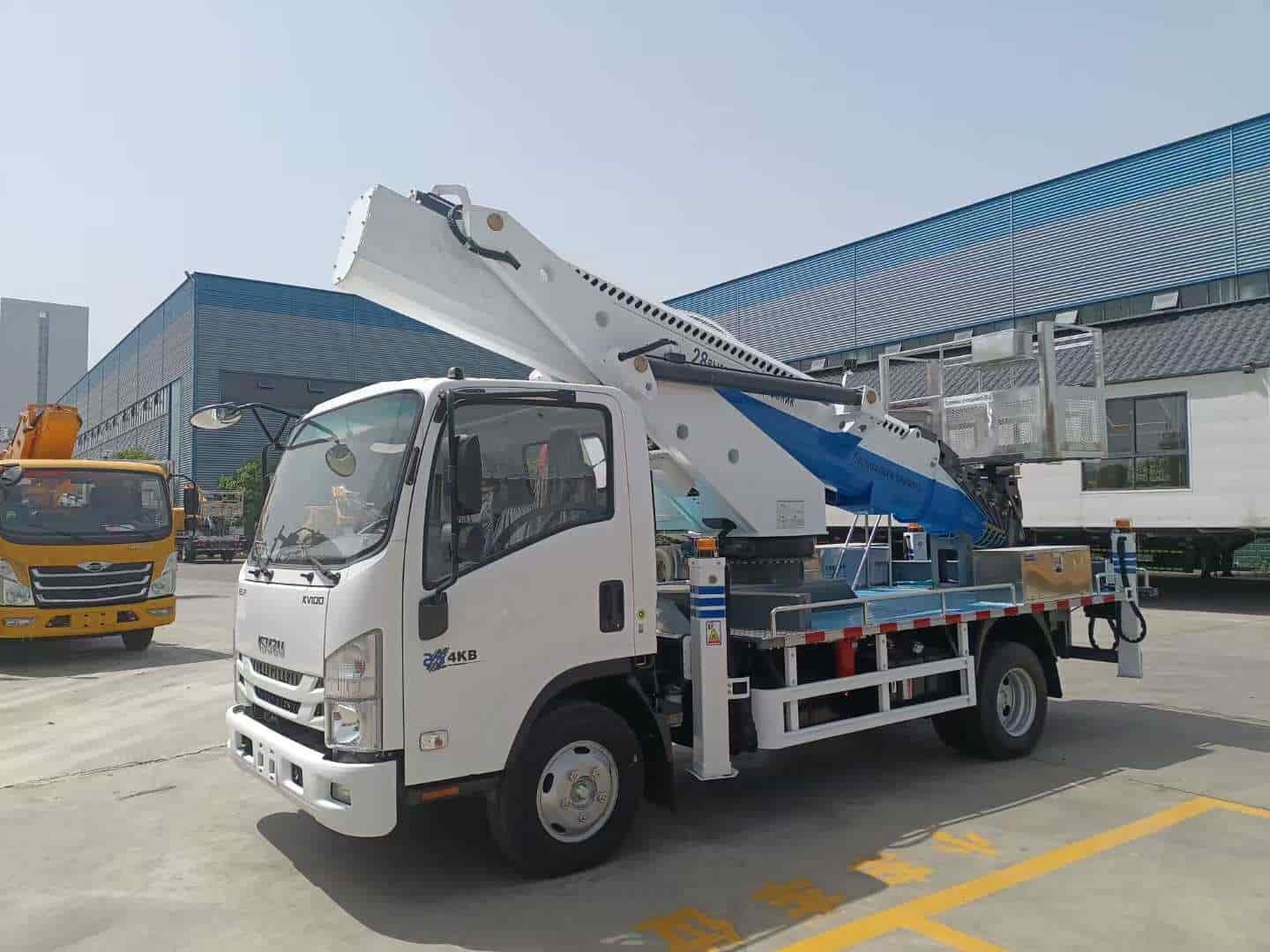 Isuzu KV100 28 meter straight arm aerial work platform