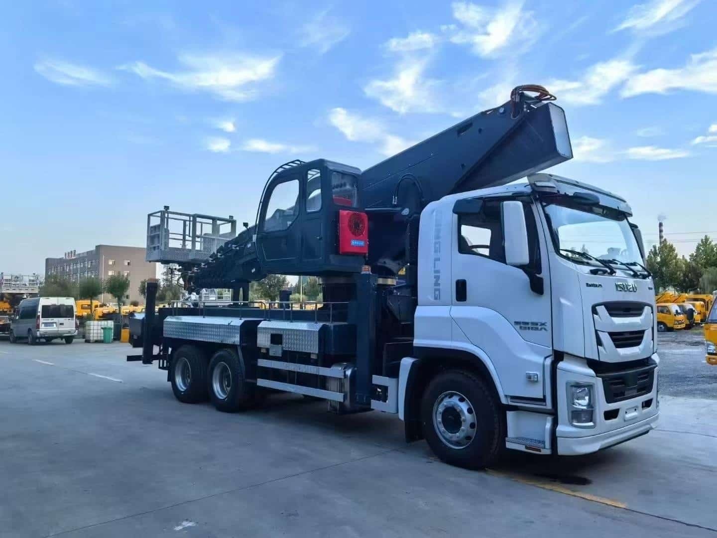 Isuzu 60 meter aerial work vehicle