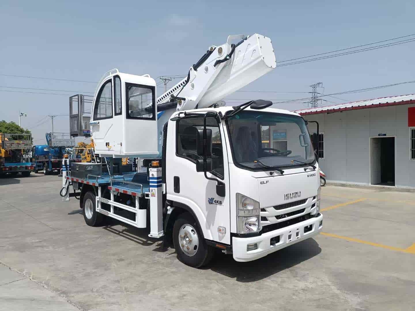 Isuzu KV100 28 meter straight arm aerial work platform