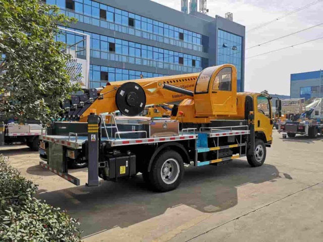 ISUZU 4X2 38 meter aerial work platform