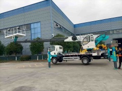 Isuzu's 25 meter high-altitude work platform has a maximum load capacity of 500kg
