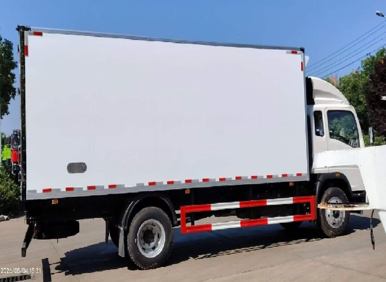 Sinotruk Howo 4.2-meter refrigerated truck, equipped with a Cold King RV1200S refrigeration unit