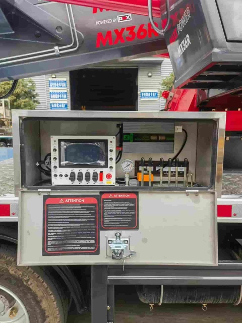 Isuzu 36 meter aerial work vehicle