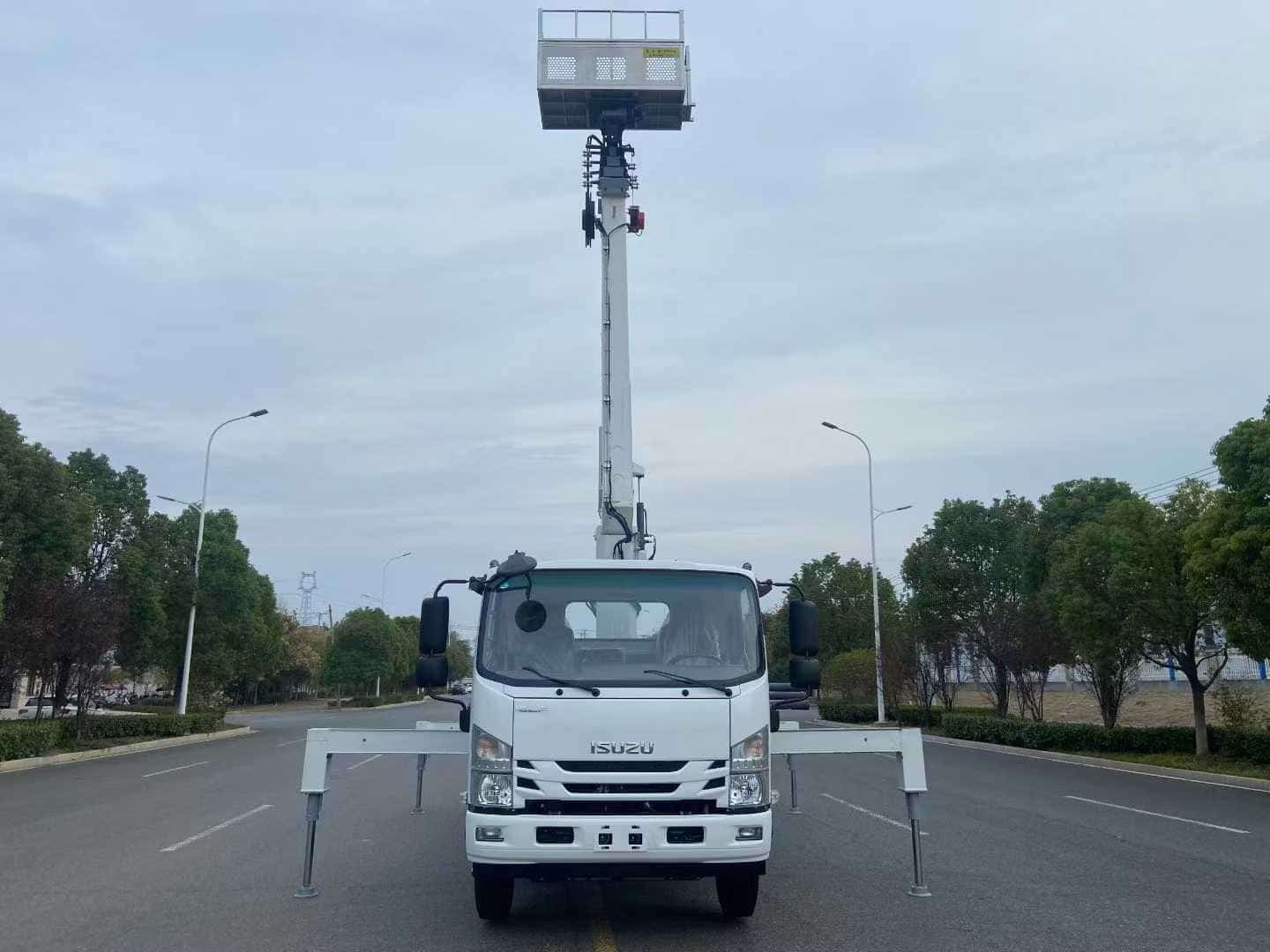 Isuzu Triple-in-One Multi-functional Aerial Work Vehicle