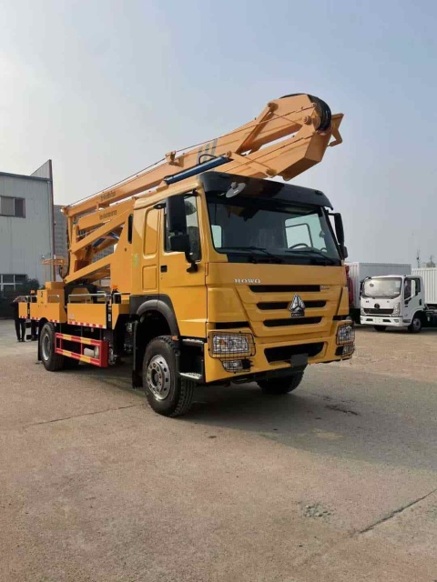 Heavy Duty Truck HOWO 26 meter folding arm aerial work vehicle