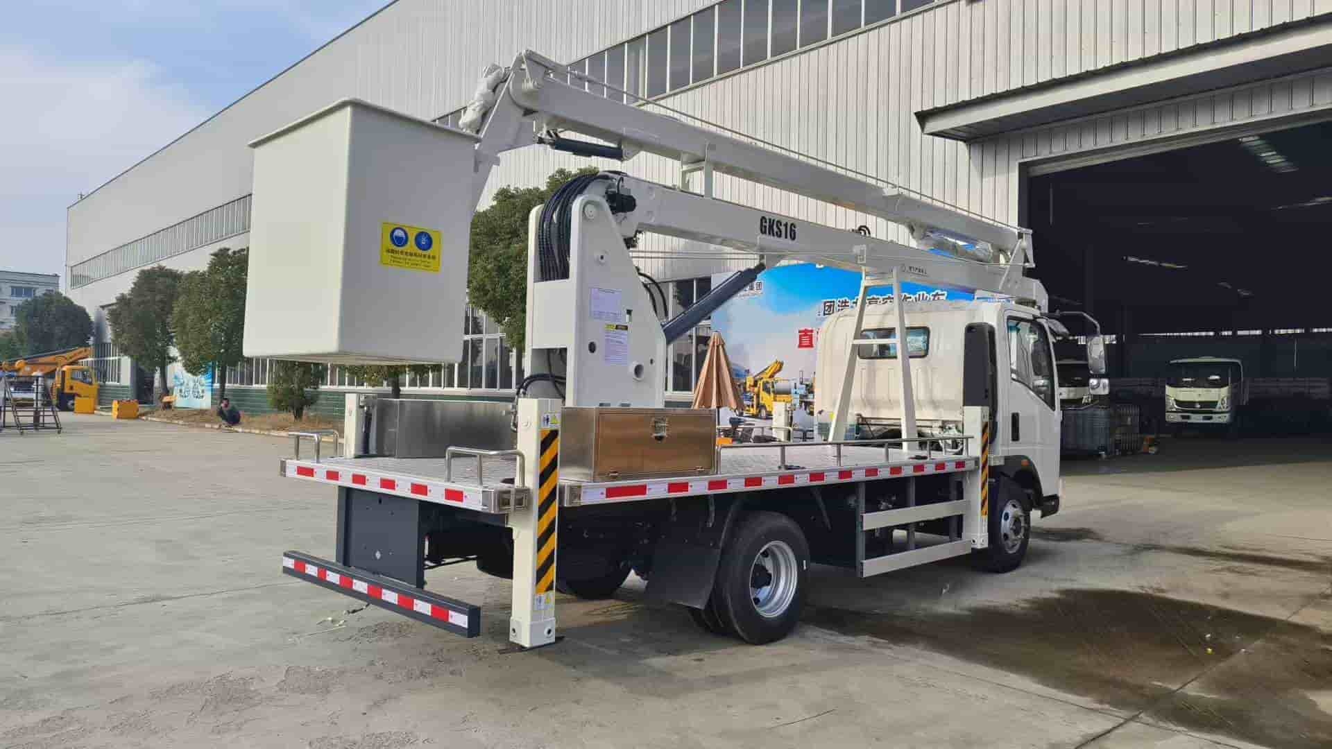 Heavy Truck 16m Folding Arm Aerial Work Platform
