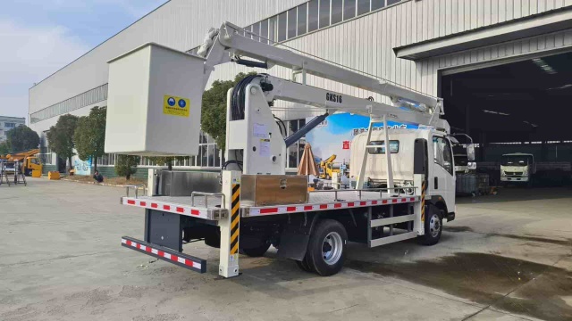 Heavy Truck 16m Folding Arm Aerial Work Platform