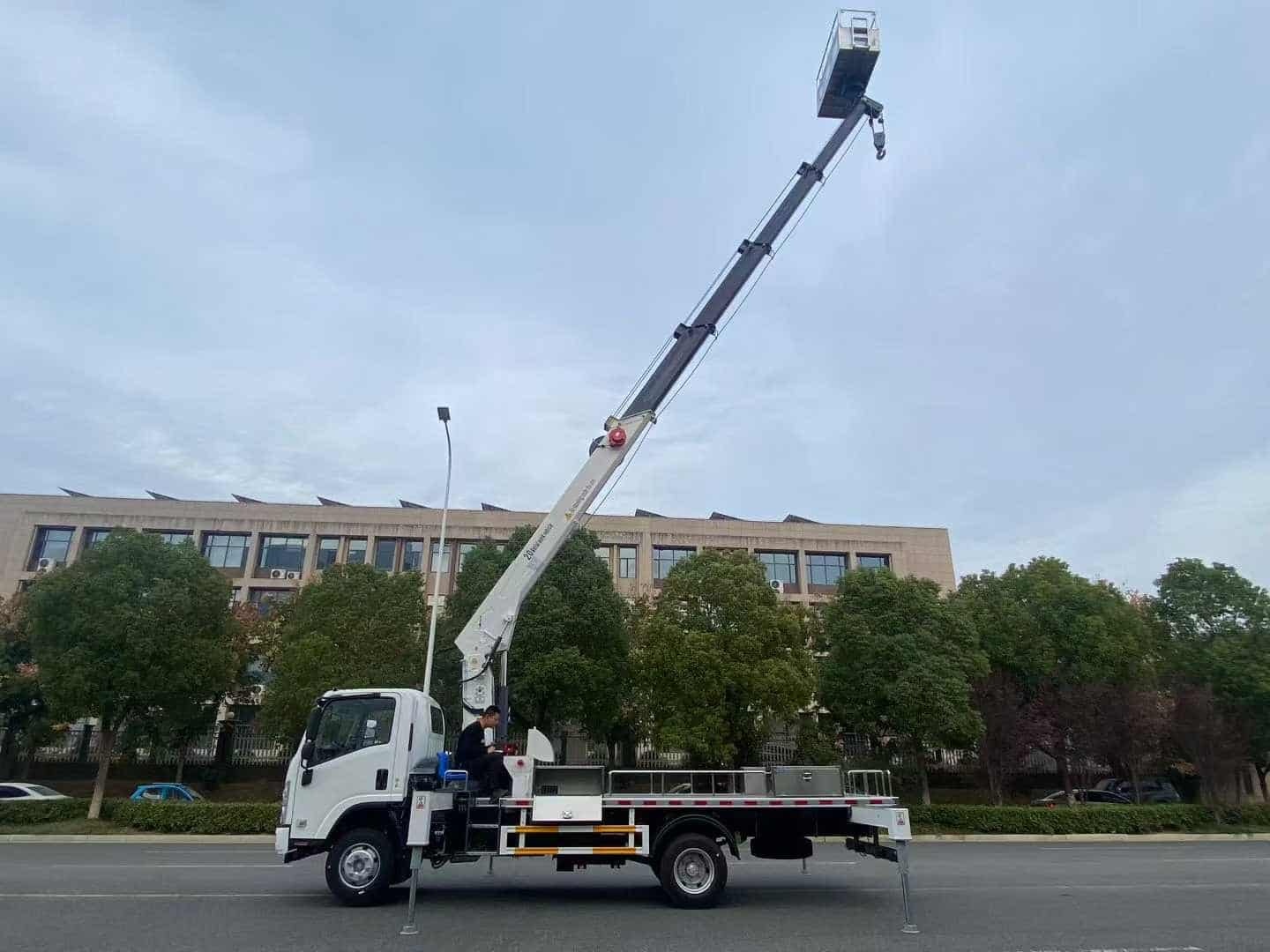 Isuzu Triple-in-One Multi-functional Aerial Work Vehicle