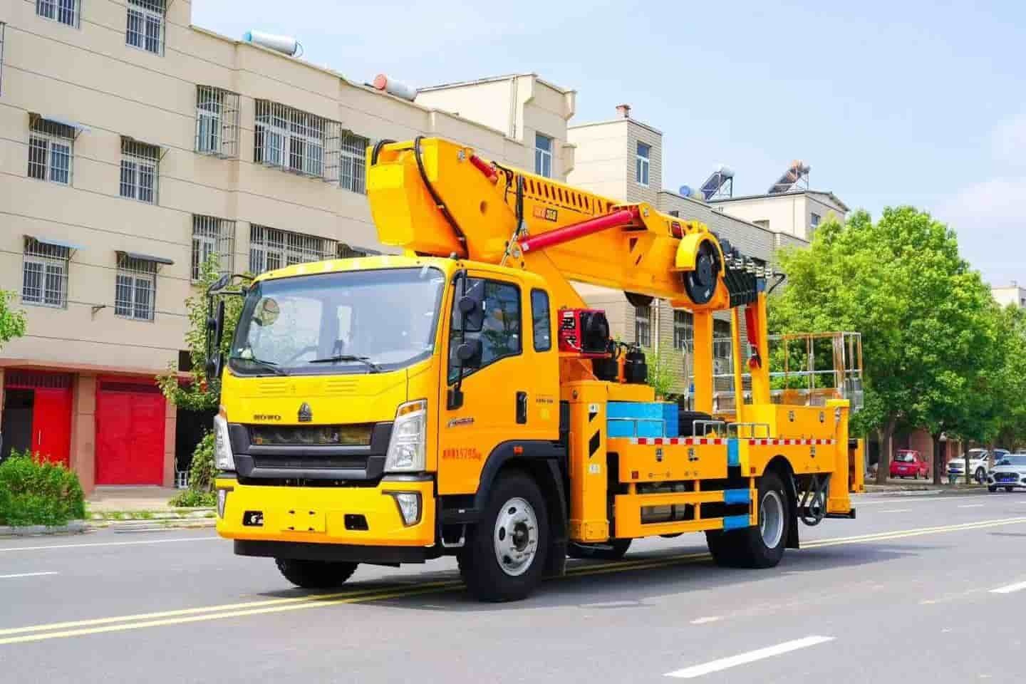 Heavy Truck HOWO 35 meter seven arm aerial work vehicle with small flying arm