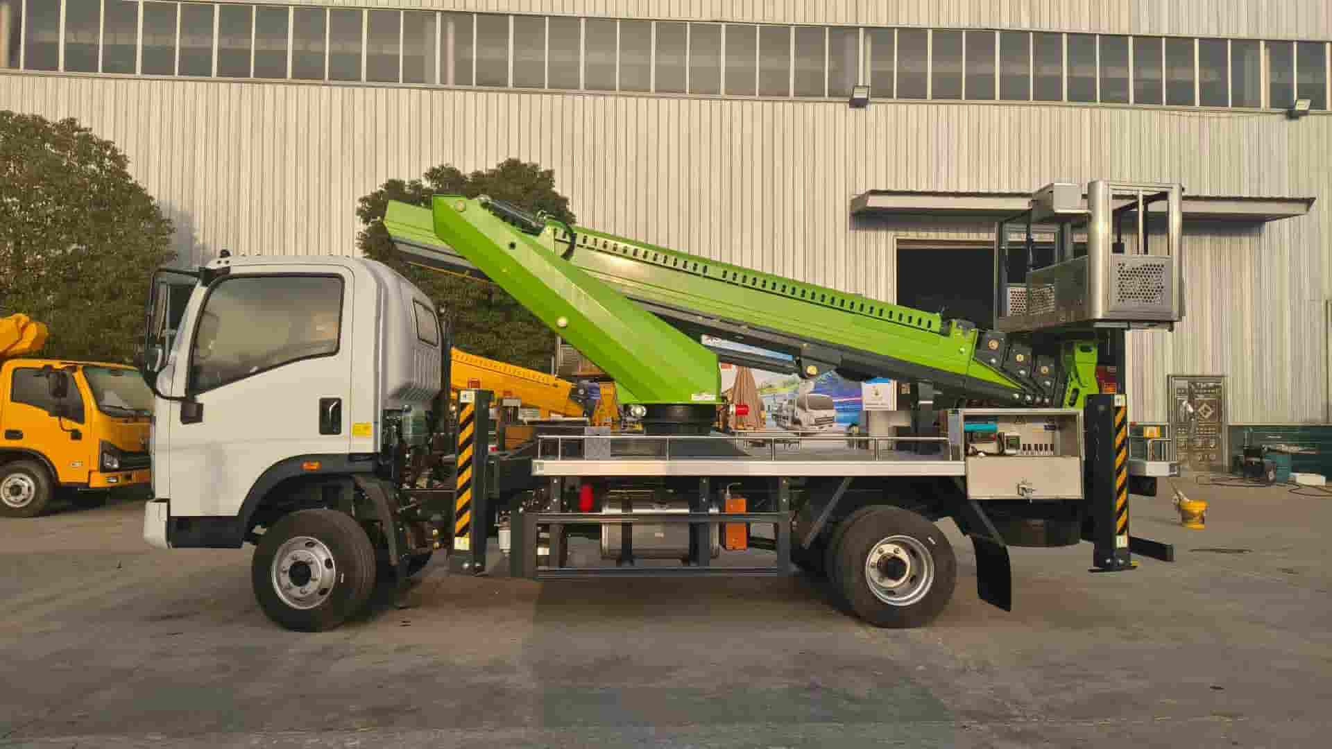 Heavy Duty Truck HOWO 25 meter aerial work vehicle