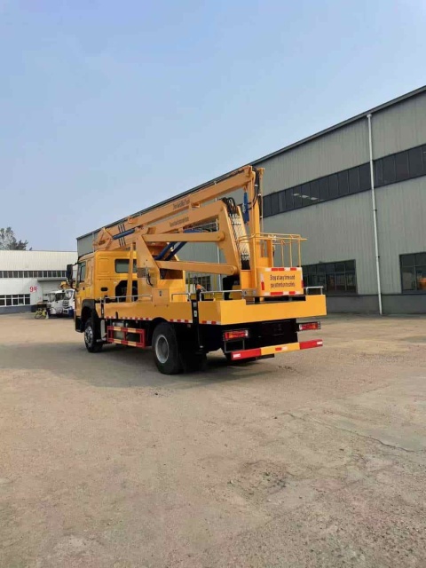 Heavy Duty Truck HOWO 26 meter folding arm aerial work vehicle