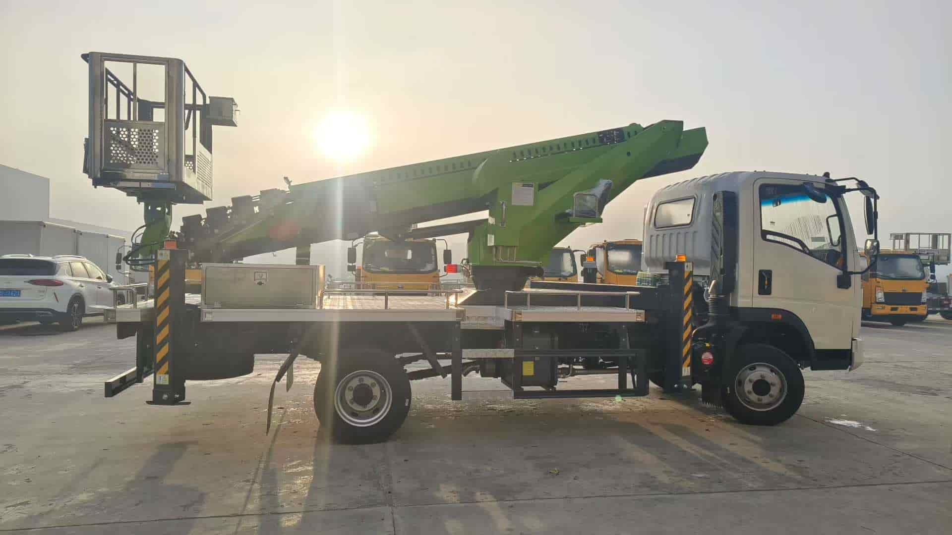 Heavy Duty Truck HOWO 25 meter aerial work vehicle