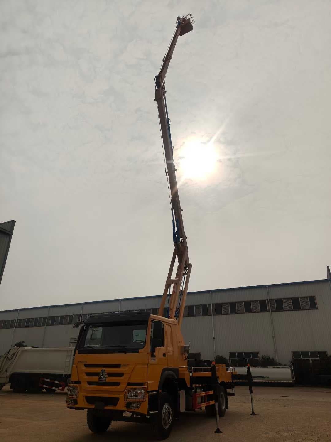 Heavy Duty Truck HOWO 26 meter folding arm aerial work vehicle