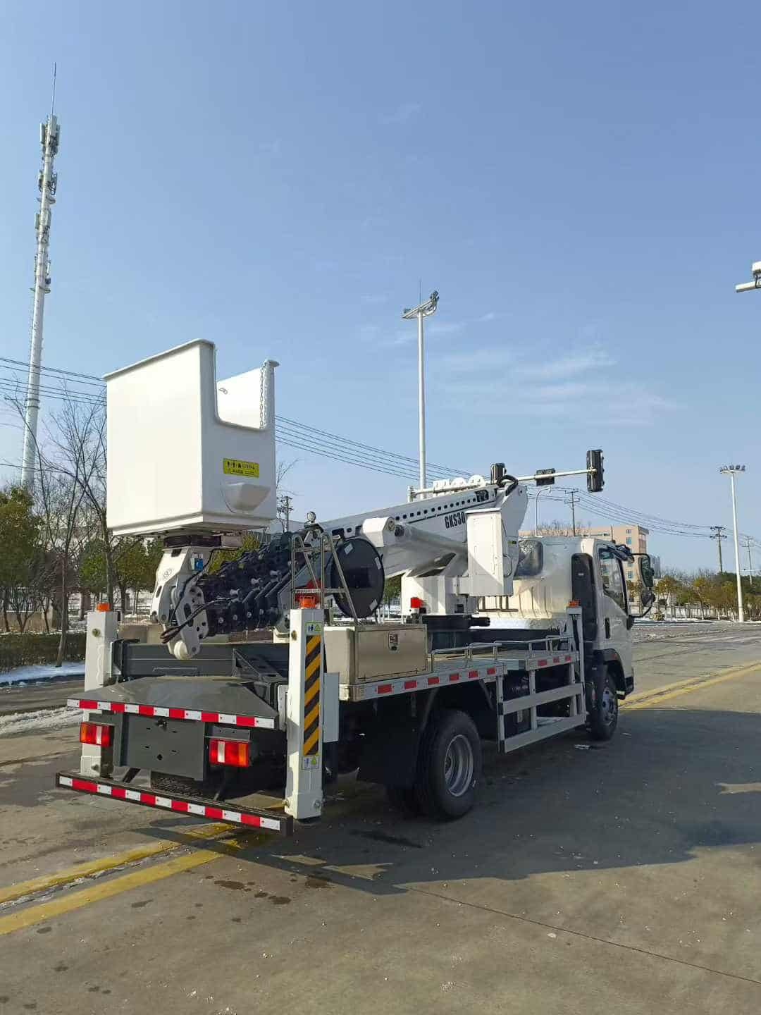 Heavy Duty Truck HOWO 30 meter aerial work vehicle