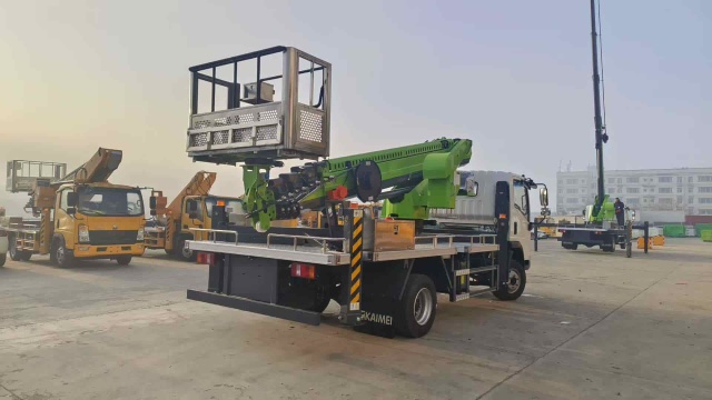 Heavy Duty Truck HOWO 25 meter aerial work vehicle