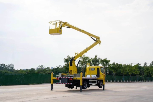 Heavy Truck 16m Folding Arm Aerial Work Platform