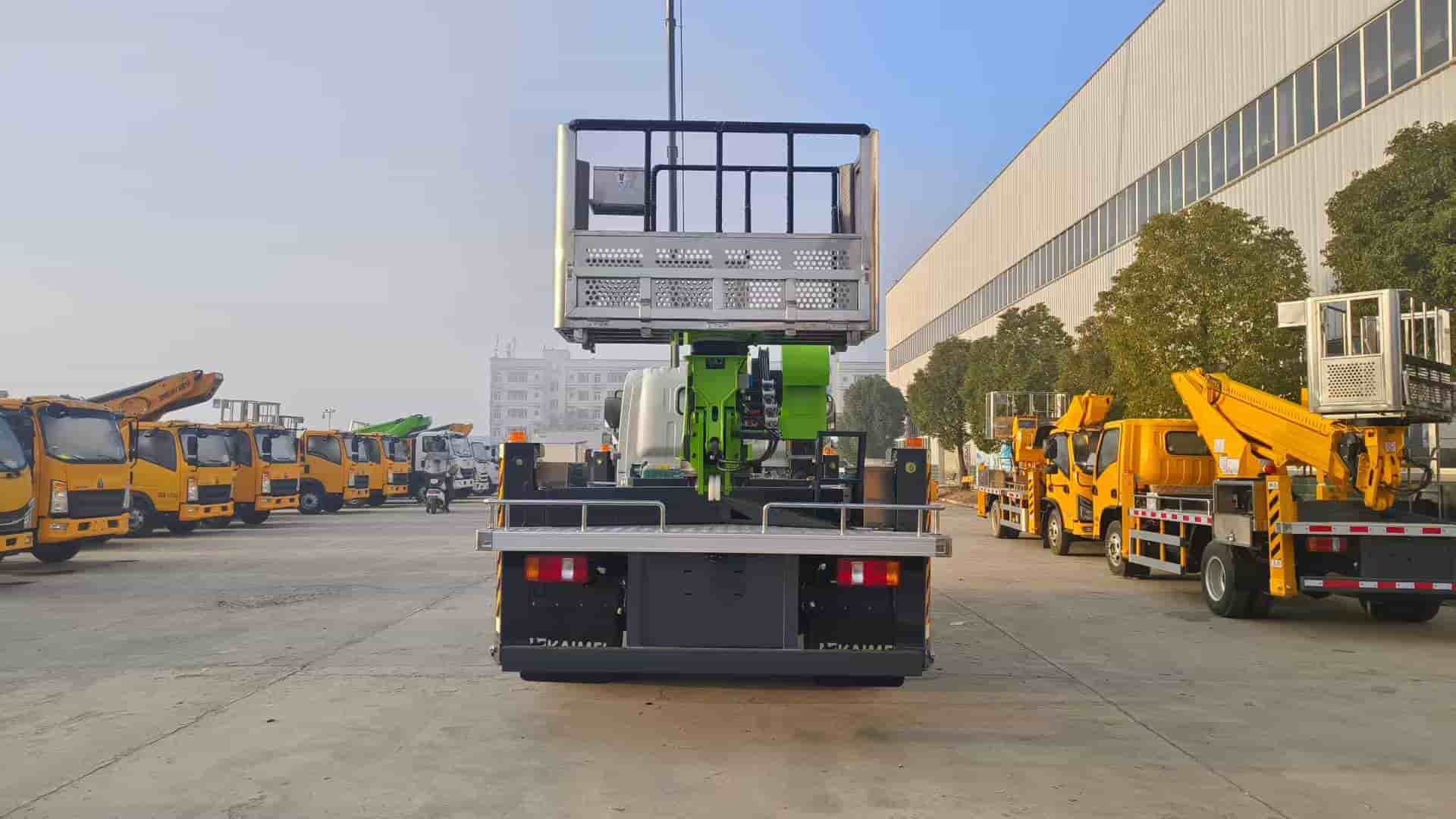 Heavy Duty Truck HOWO 25 meter aerial work vehicle