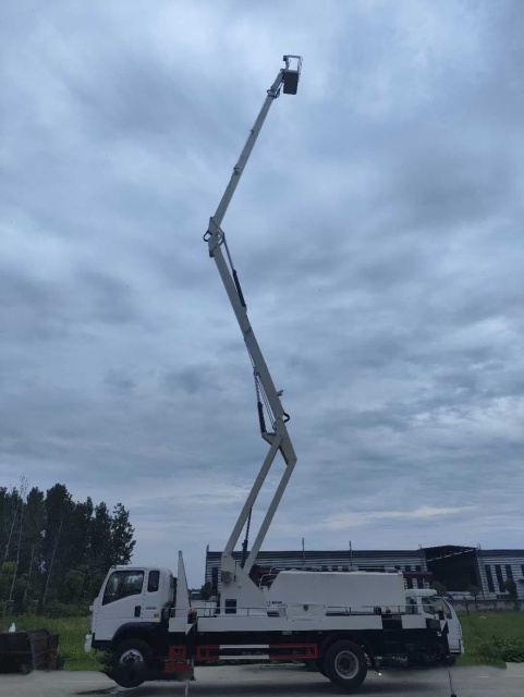 Heavy Duty Truck 24 meter folding arm aerial work platform
