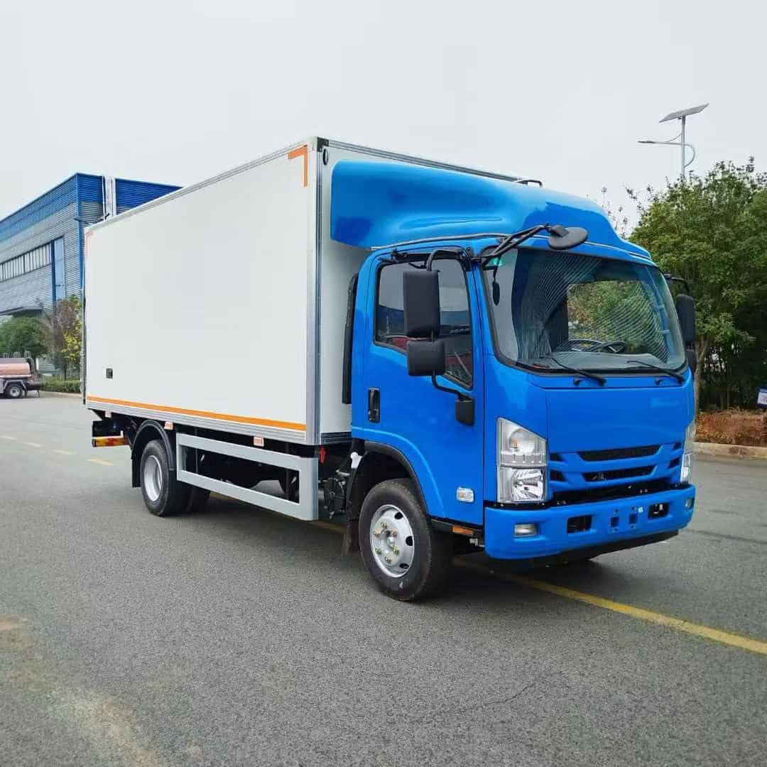 Isuzu KV600 insulated car with hydraulic tailboard