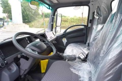 Isuzu 5.2-meter refrigerated truck