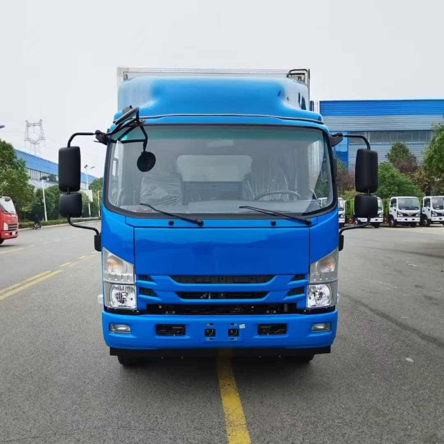Isuzu KV600 insulated car with hydraulic tailboard