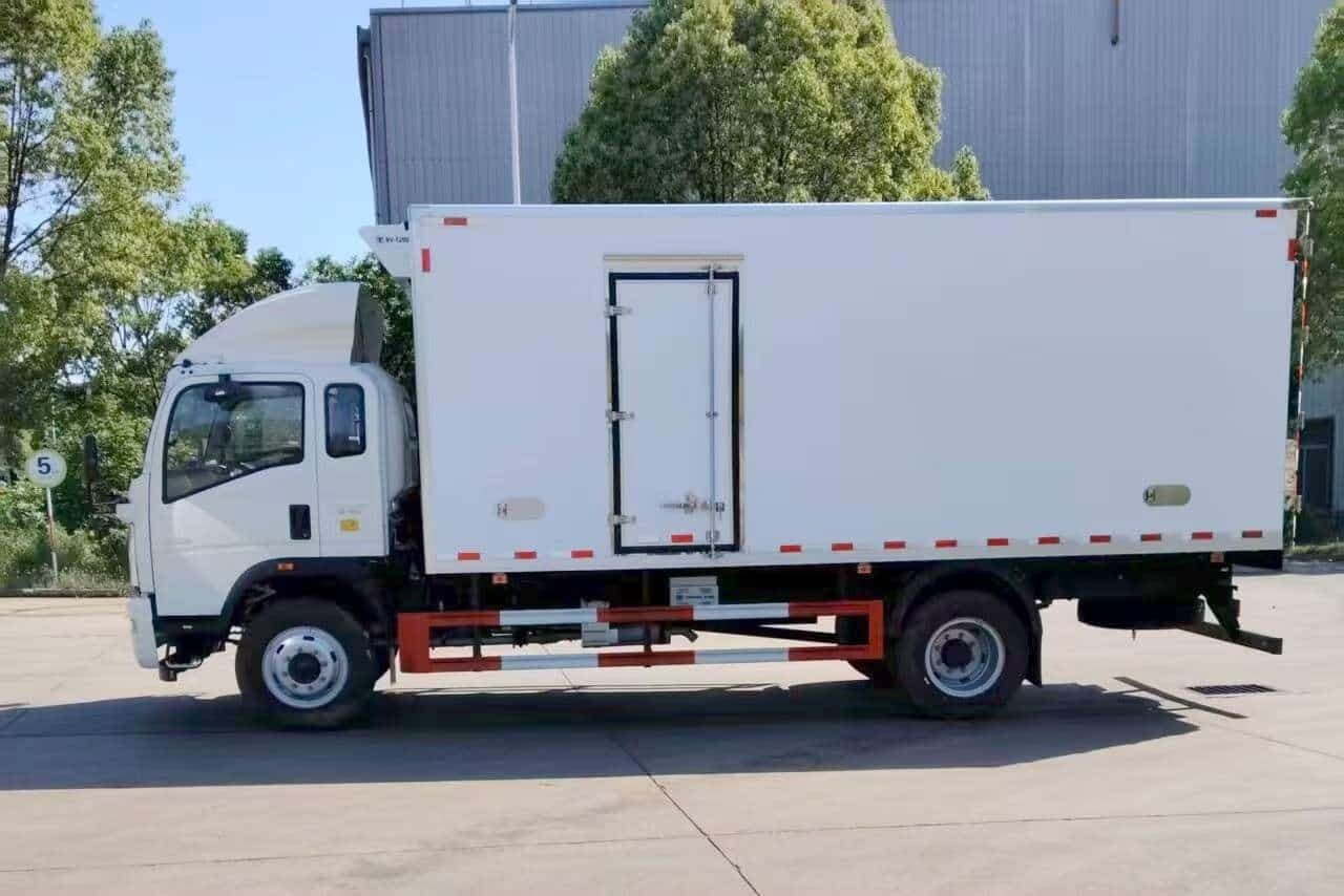 Heavy Duty Truck HOWO 4.2-meter refrigerated truck, equipped with Cold King RV1200S cooler
