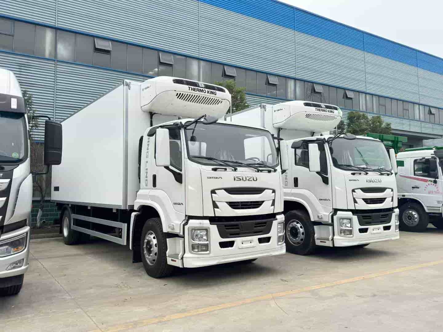 Isuzu 6.8-meter refrigerated truck installed with Cold King independent T880Pro unit