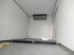 Heavy duty T880Pro refrigerated truck
