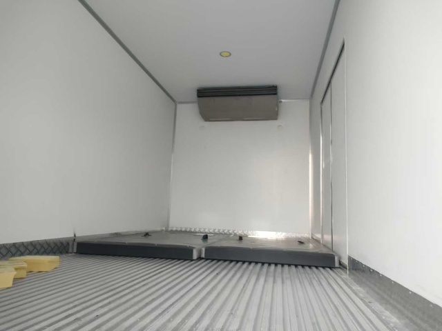 Heavy duty T880Pro refrigerated truck