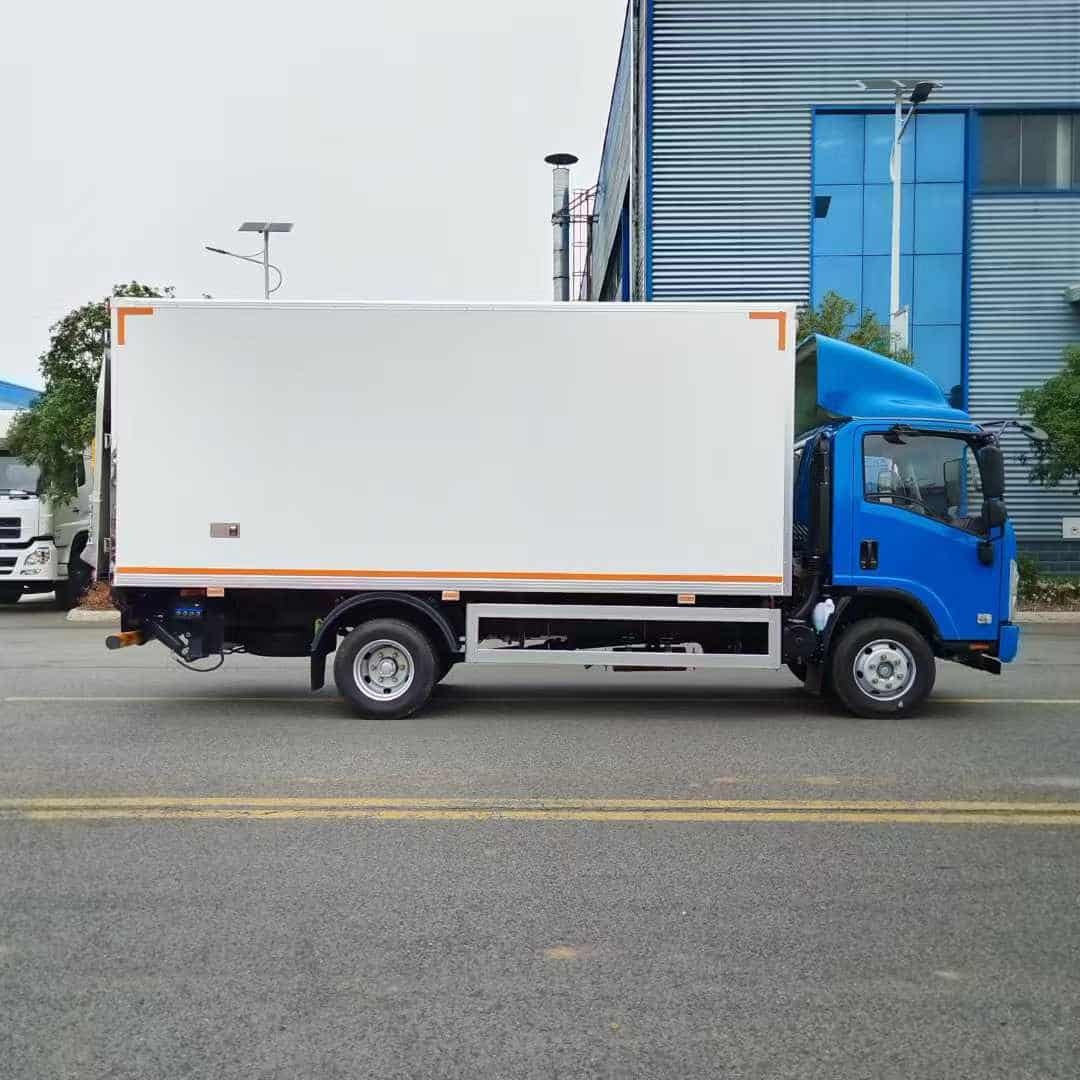 Isuzu KV600 insulated car with hydraulic tailboard