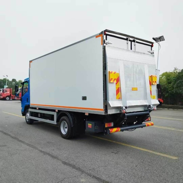 Isuzu KV600 insulated car with hydraulic tailboard