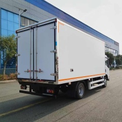 Isuzu KV600 5.2-meter refrigerated truck