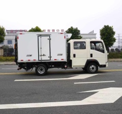 Heavy duty double row refrigerated truck