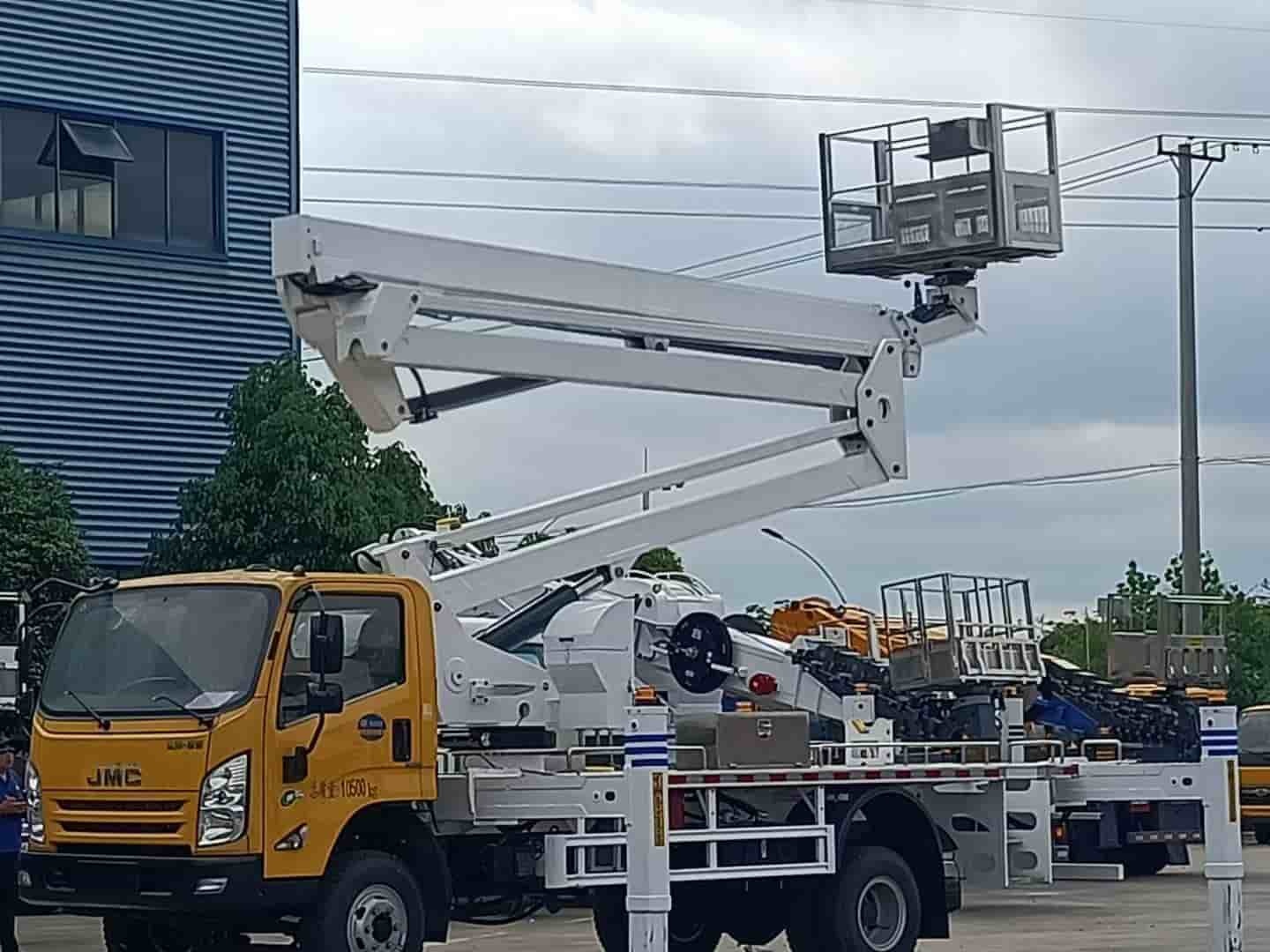 Jiangling 28 meter hybrid arm aerial work vehicle