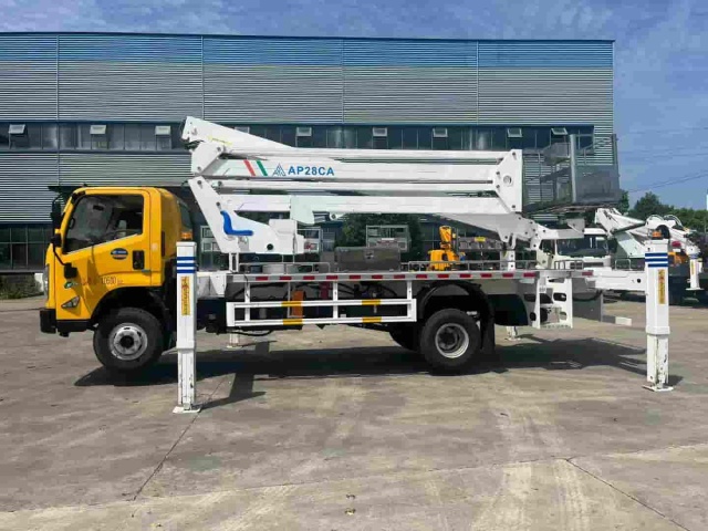 Jiangling 28 meter hybrid arm aerial work vehicle