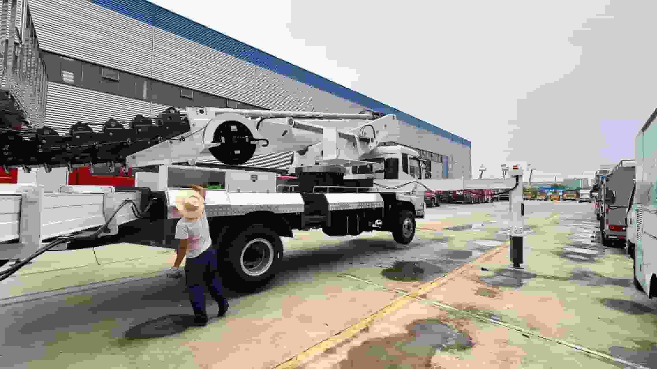Dongfeng 55m aerial work platform