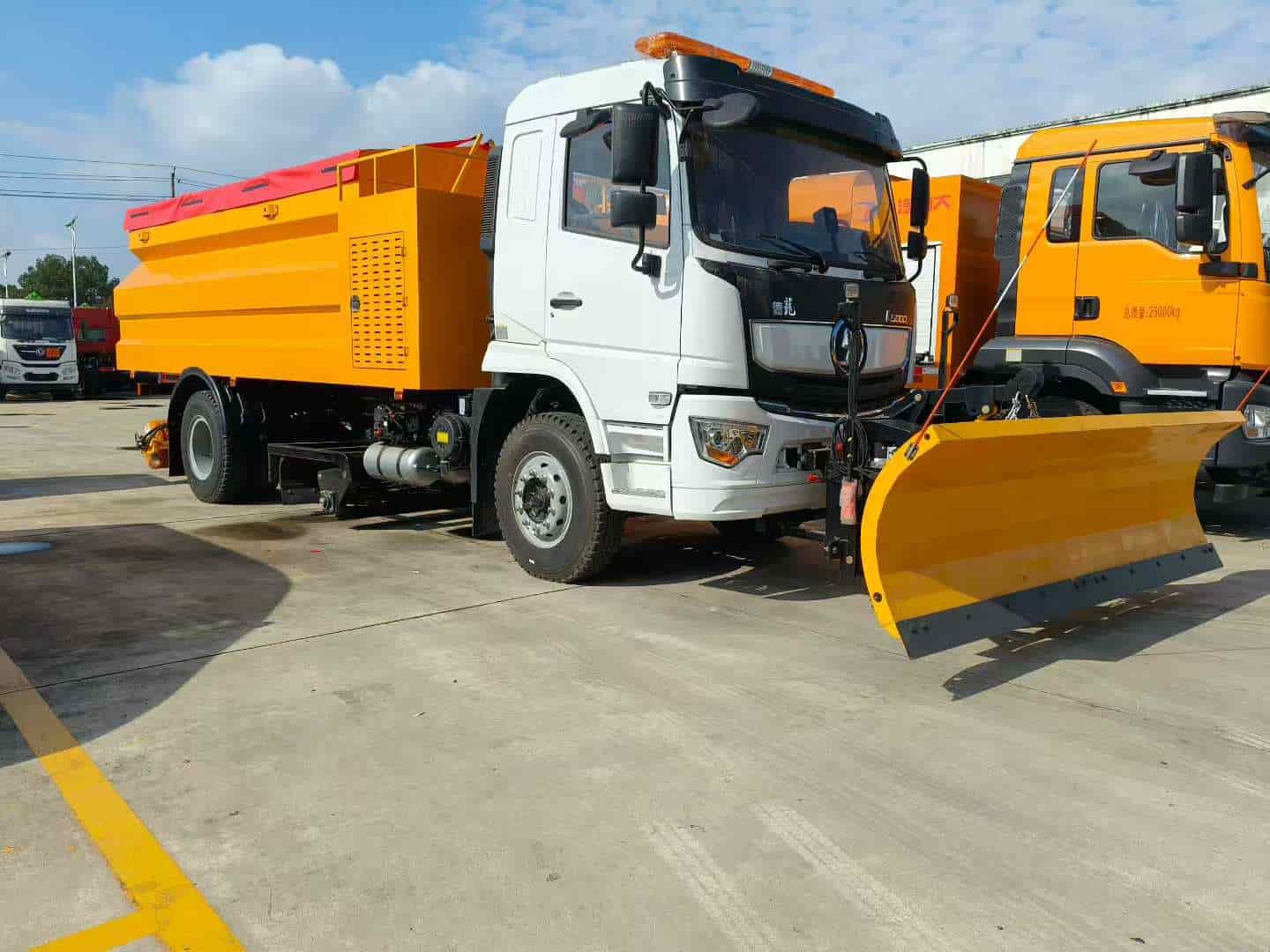 SHACMAN multifunctional snow removal vehicle