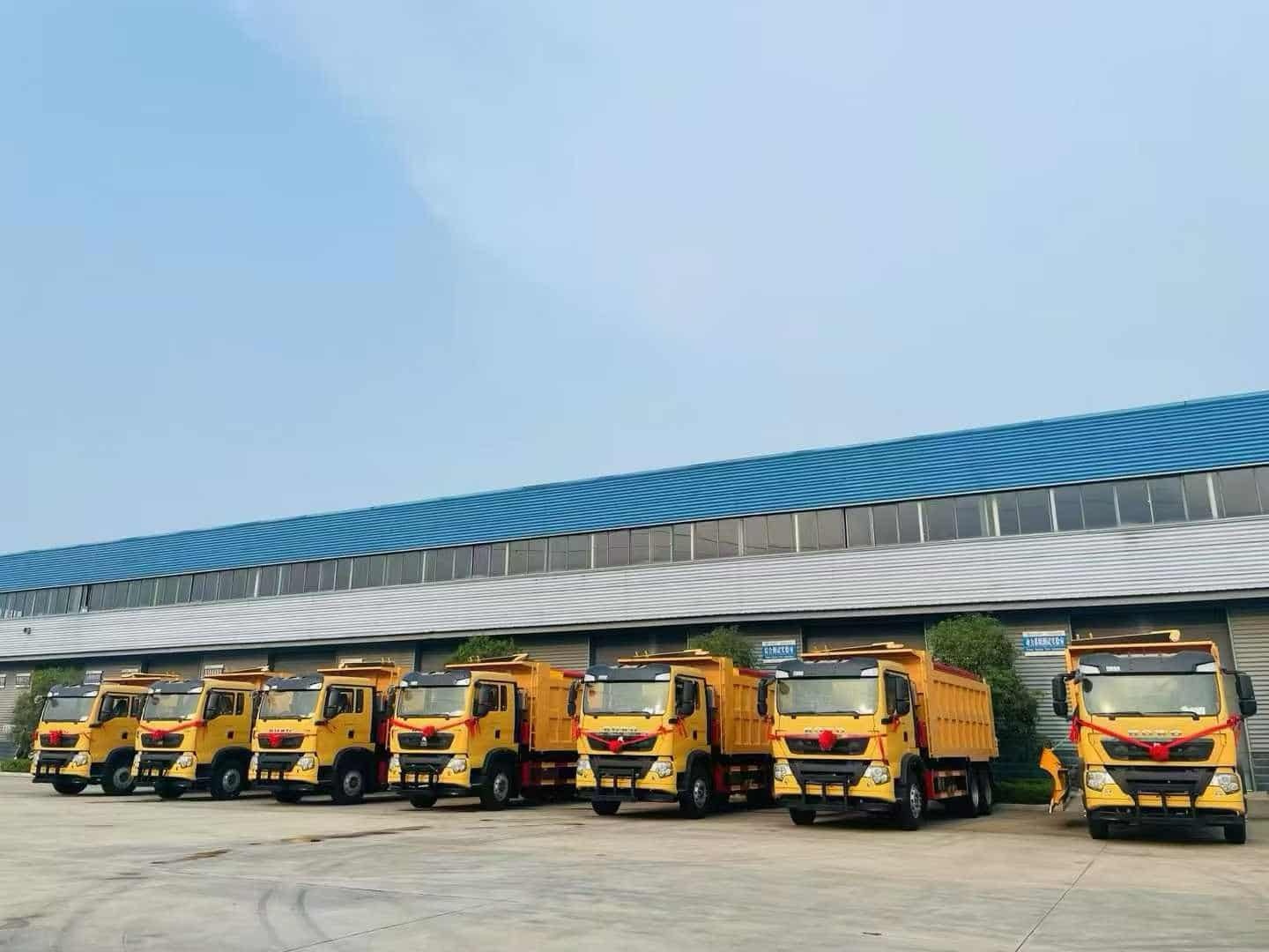 Heavy Duty Truck HOWO Snow Removal Vehicle