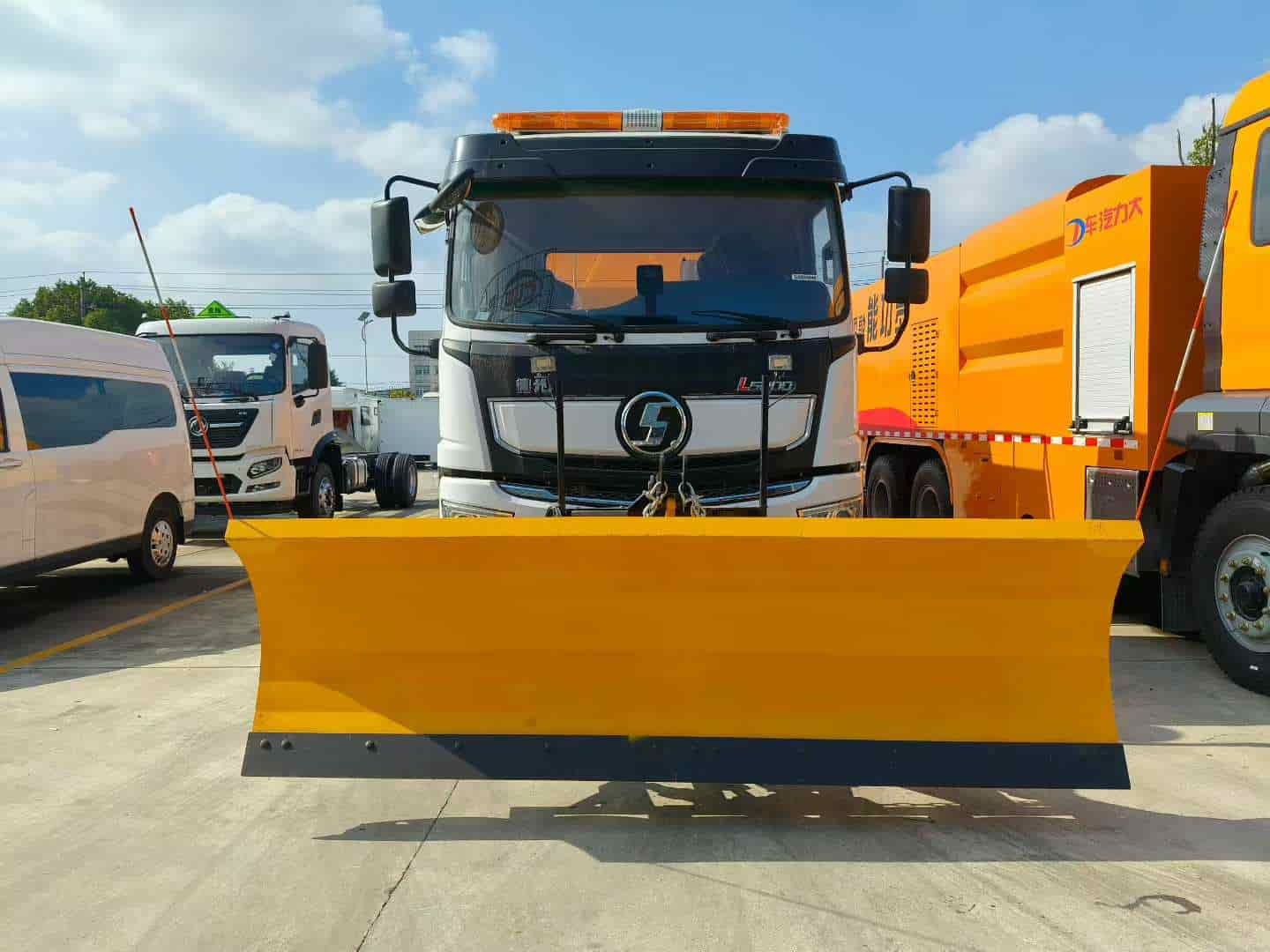SHACMAN multifunctional snow removal vehicle
