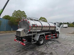Dongfeng 5-ton fresh milk transport truck