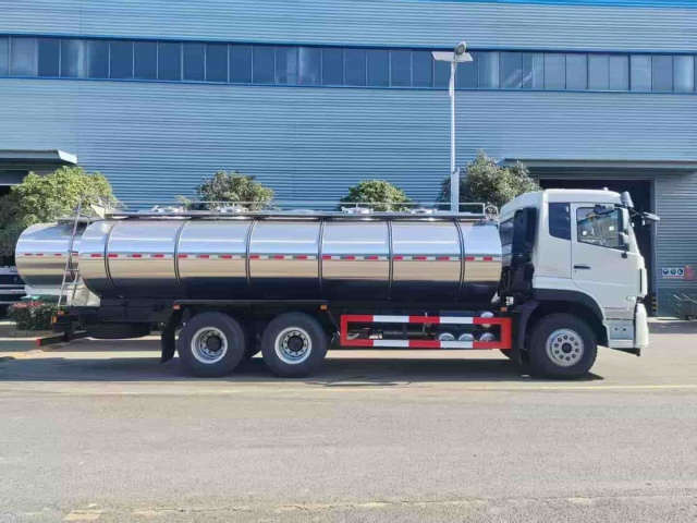 Dongfeng 6 × 4 Fresh Milk Transport Vehicle