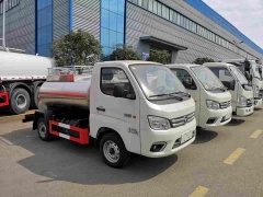 Futian Xiangling M1 4x2 1500 liter stainless steel milk transport tank truck