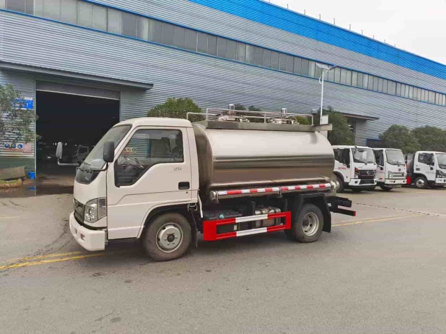 Foton 1.6-2 ton fresh milk truck