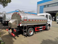 Dongfeng Kaipu 4x2 4500 liter stainless steel milk transport tanker with insulation function.