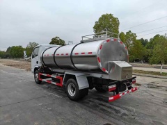 Dongfeng 5-ton fresh milk transport truck
