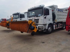SHACMAN F3000 6×4 Snowplow Front Snow Brush