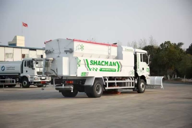 SHACMAN H3000 Four in One Snow Removal Vehicle