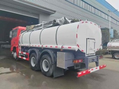 SHACMAN Fresh Milk Transport Vehicle