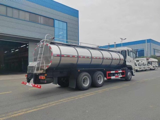 Dongfeng 6 × 4 Fresh Milk Transport Vehicle