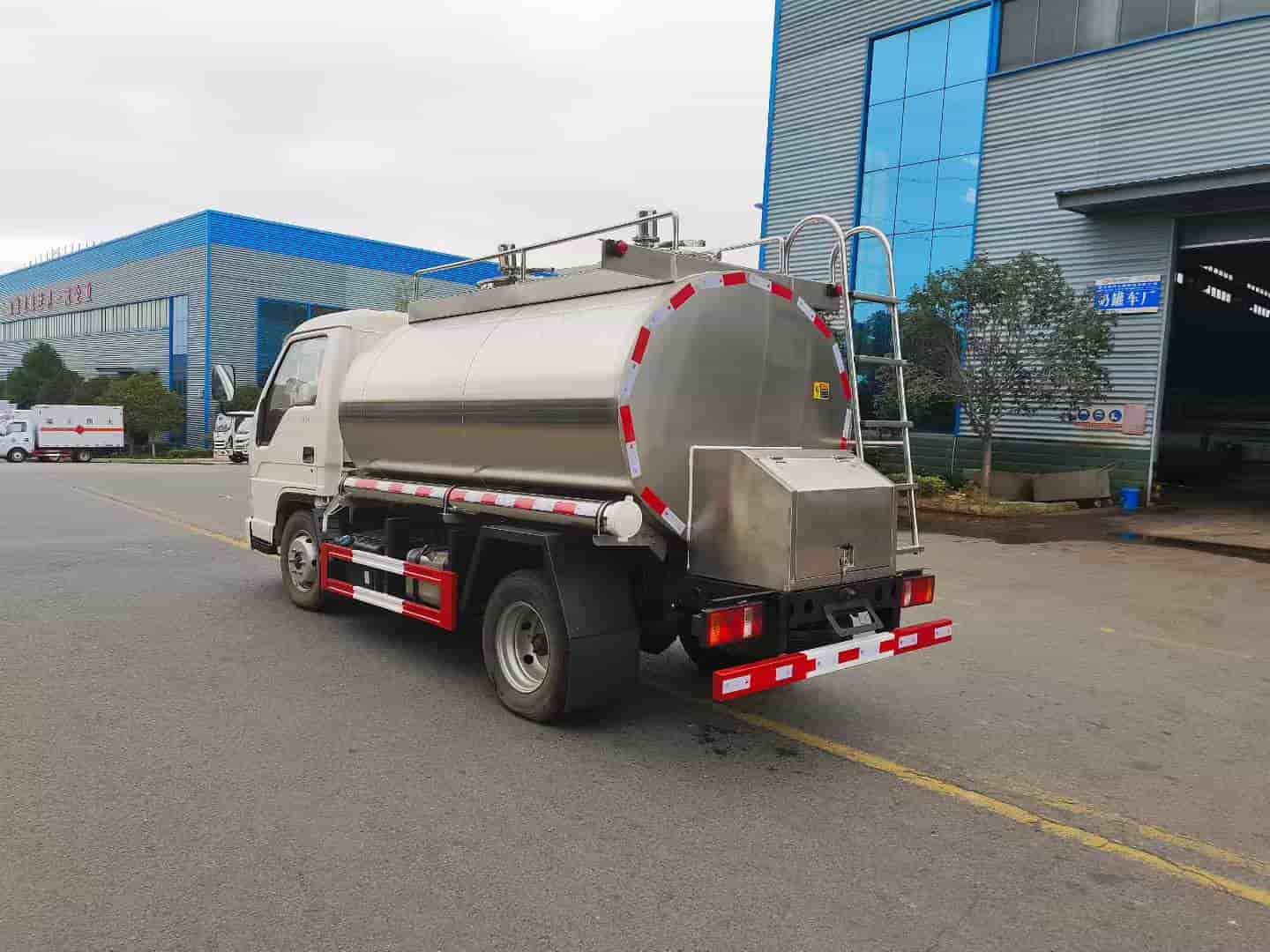 Foton 1.6-2 ton fresh milk truck
